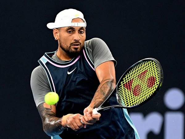 Nick Kyrgios mengecam musim tenis karena terlalu panjang