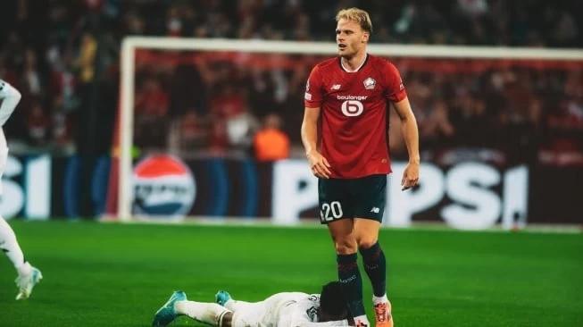 Patrick Kluivert Mainkan Mitchel Bakker sebagai Winger Kanan Timnas Indonesia?