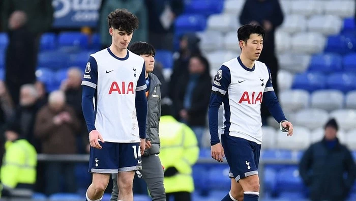 Tottenham Musim Ini: Depannya Mengerikan, Belakangnya...