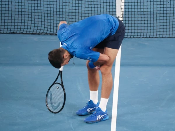 Novak Djokovic telah terpaksa mengundurkan diri dari satu turnamen setelah cedera yang ia alami di Australian Open musim 2025 belum sepenuhnya pulih