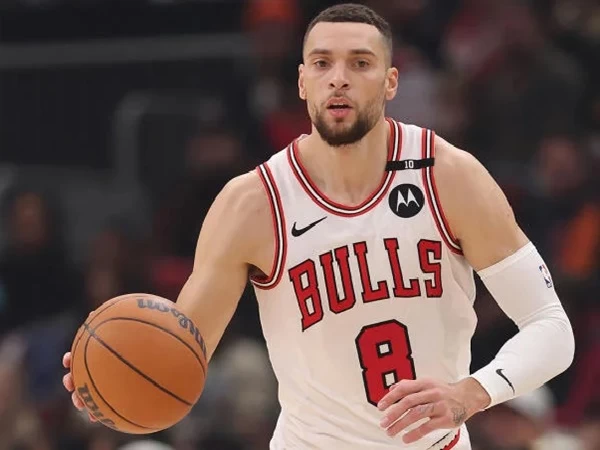 Chicago Bullls telah sepakat mengirim Zach LaVine ke Sacramento Kings. Hasil ini akan membuat LaVine kembali bereuni dengan DeMar DeRozan