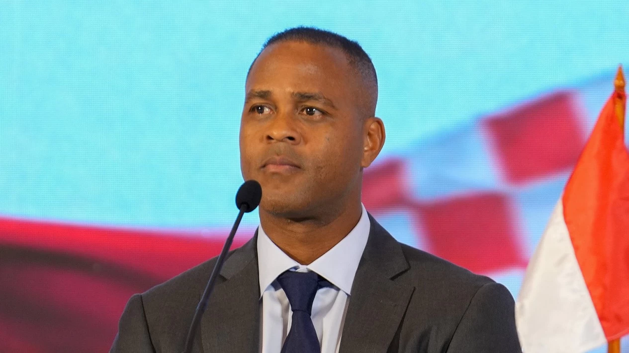 Kluivert Pikul Harapan Pencinta Sepakbola Indonesia ke Piala Dunia 2026