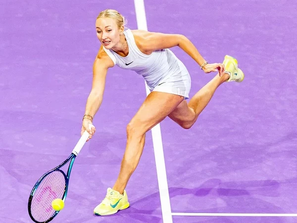 Anastasia Potapova berusaha keras demi menyelesaikan babak kedua Transylvania Open musim 2025 di Cluj-Napoca dengan dua set langsung usai melalui set kedua yang berlangsung sengit.