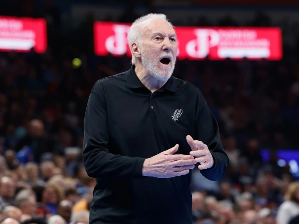 Pelatih kepala San Antonio Spurs yaitu Gregg Popovich diragukan untuk bisa kembali bekerja di sisa musim ini. Sang pelatih dikabarkan masih dalam taham pemulihan untuk stroke ringan yang dideritanya